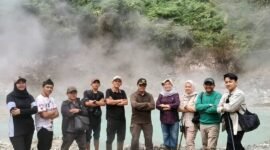 Bupati Lebong, H. Azhari, SH, MH, bersama rombongan Forum Komunikasi Pimpinan Daerah (Forkopimda) saat melakukan ekspedisi ke Telaga Puteri Tujuh Warna untuk ketiga kalinya, Sabtu (01/11/25).