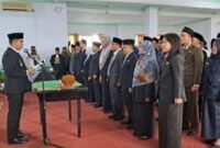 Pemerintah Kabupaten Rejang Lebong resmi melakukan mutasi terhadap 60 pejabat di lingkungan pemerintah daerah, Selasa (4/11/25). (foto: Arman Surirakyatmerahputih.com/)