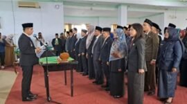 Pemerintah Kabupaten Rejang Lebong resmi melakukan mutasi terhadap 60 pejabat di lingkungan pemerintah daerah, Selasa (4/11/25). (foto: Arman Surirakyatmerahputih.com/)