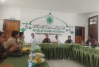 Panitia Hari Raya Natal Oikumene tahun 2025, Selasa (11/11) pagi, melakukan kunjungan silaturahmi ke Sekretariat Majelis Ulama Indonesia (MUI) Provinsi Bengkulu di Jalan Kapuas, Padang Harapan, Kota Bengkulu. (foto: Awang Konaevirakyatmerahputih.com/)