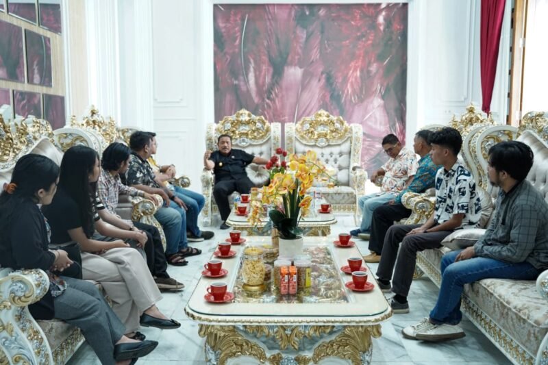 Wakil Gubernur Bengkulu Mian saat Menerima audensi Panitia Nata Pemuda dan Pelajar Bengkulu tahun 2025