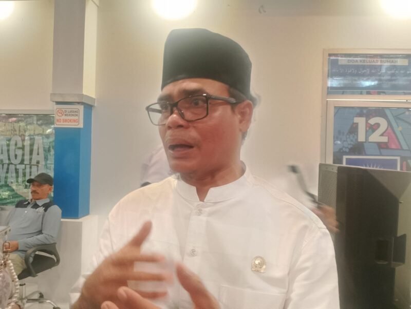 Waka 1 DPRD Provinsi Bengkulu, Teuku Zulkarnain menyatkan kunci parpirna pergantiann dan pengangkatan Ketua DPRD tergantung Farksi Golkar yang memiliki kepentingan.