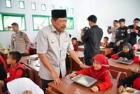 Wakil Gubernur Bengkulu , Mian saat memantau Program MBG 