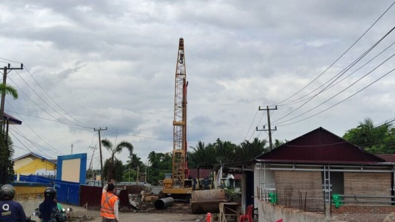 Pemerintah menyiapkan penanganan banjir Bengkulu secara bertahap, termasuk pembangunan kolam retensi dan proyek lanjutan dengan total anggaran Rp2,8 triliun.
