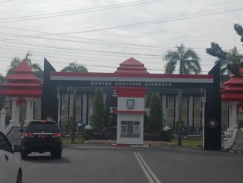 proyek jalan Bengkulu. PAD Bengkulu. tunda bayar infrastruktur. keuangan daerah. APBD Bengkulu