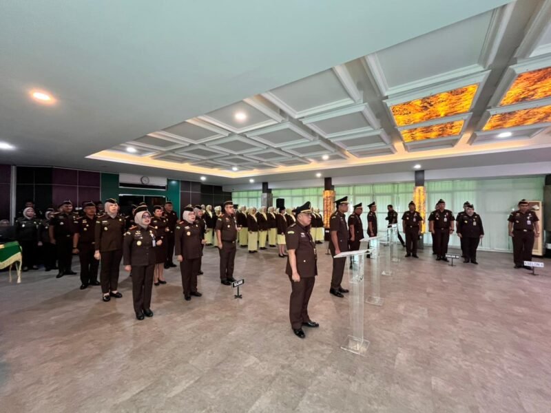 Pejabat baru di Lingkungan Kejati Bengkulu diminta langsung bekerja dan melayani masyarakat. Kajati menegaskan integritas dan kinerja sebagai prioritas utama