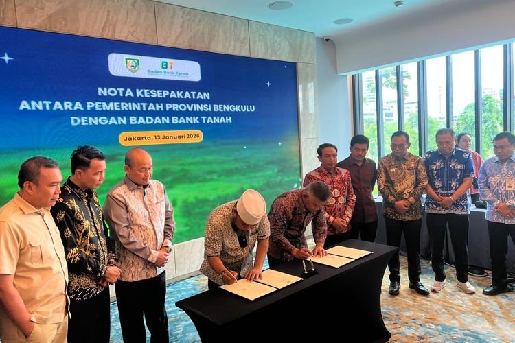 Kerja sama Pemprov Bengkulu dan Bank Tanah berpotensi mengubah lahan eks HGU menjadi sumber pertumbuhan ekonomi dan PAD berkelanjutan.