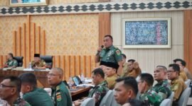 Mian menekankan bahwa koperasi desa harus menjadi lembaga ekonomi yang sehat dan profesional. Tidak hanya berdiri secara fisik, tetapi juga mampu menjalankan kegiatan usaha yang menguntungkan masyarakat.

“Koperasi desa bukan sekadar bangunan, tapi pusat kegiatan ekonomi rakyat,” ujarnya.