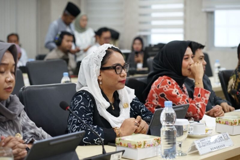 Destita Khairilisani menegaskan peran DPD RI sebagai jembatan antara pemerintah pusat dan desa untuk memperkuat koperasi dan ekonomi masyarakat Bengkulu.