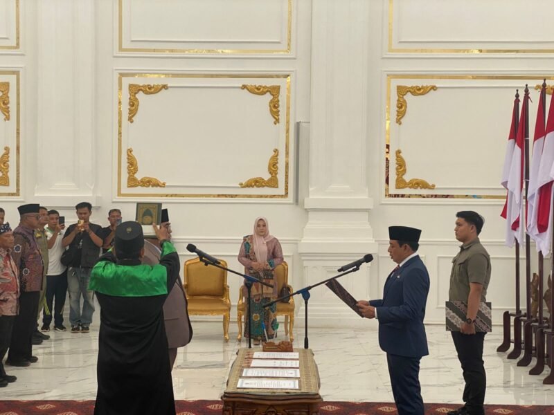 Wali Kota Bengkulu melantik Pj Sekda Medy Febriansya dan berharap mampu mempercepat pembangunan serta mendorong budaya kerja berbasis target di Pemkot Bengkulu.