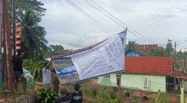 Warga Timur Indah Bengkulu mendesak penghentian penimbunan limbah FABA di lokasi pembangunan Satpas SIM karena dinilai berbahaya bagi kesehatan dan lingkungan sekitar.