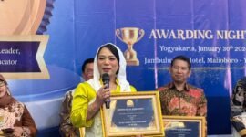 Destita Khairilisani menjadi simbol kepemimpinan perempuan inspiratif Indonesia setelah meraih penghargaan The Best Inspiring Woman Figure Leader 2026.