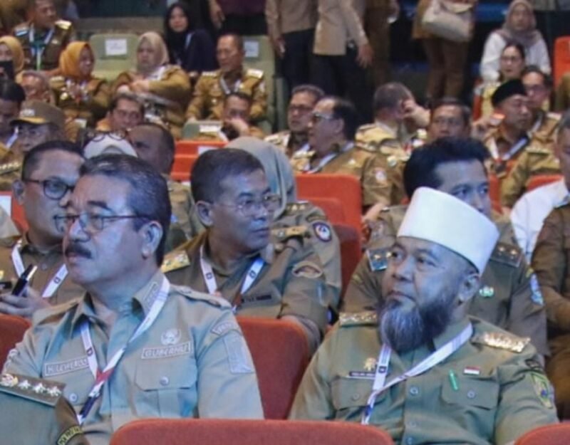 Usai Rakornas di Bogor, Pemprov Bengkulu memperkuat program Jalan Mulus dan Bantu Rakyat sebagai bentuk dukungan terhadap kebijakan Presiden dan pembangunan daerah.