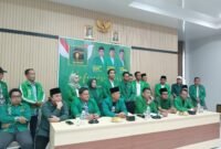 Delapan DPC PPP Bengkulu mengaku serba salah menyikapi Musprov X. Mereka meminta konflik di tingkat pusat diselesaikan demi menjaga soliditas partai.