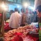 Kapolda Bengkulu Irjen Pol Mardiyono turun langsung ke Pasar Minggu pada H-1 Ramadhan 2026 untuk memantau harga bahan pokok. Pengawasan dilakukan bersama Satgas Pangan guna memastikan harga tetap sesuai HET dan HAP serta mencegah penimbunan.