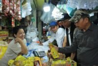 BULOG Bengkulu gunakan skema distribusi langsung gudang ke pasar untuk menjaga harga Minyakita tetap sesuai HET dan memastikan stok beras aman selama Ramadhan 2026.