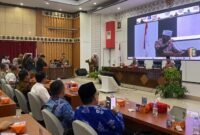 SAMBUTAN: Gubernur Helmi Hasan meberikan sambutan apda acra Musrembang Jmuat-10 April-2026, menaytakan pemprov bengkulu mempercepat Infrastruktur dan Kawasan Industri, Bengkulu Bidik Lonjakan Ekonomi 2027. - FOTO: Handi//MBG