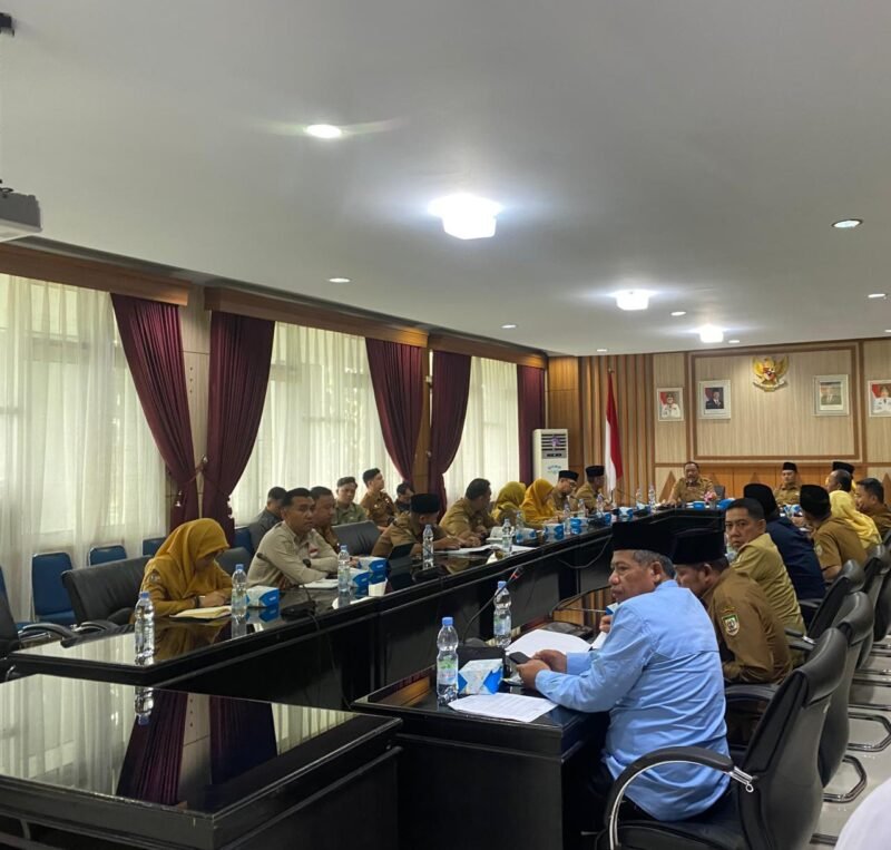 RAPAT: Wakil Gubernur Bengkulu Mian, pimpin rapat Rapat Tindak Lanjut Optimalisasi Pajak Asli Daerah (Selasa-14-04-2026)--FOTO: HANDI//MBG. 