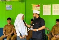 RESMIKAN: Gubernur Bengkulu Helmi Hasan membuka Retreat Merah Putih di SMAN 10 Kota Bengkulu untuk membentuk karakter pelajar yang disiplin, berakhlak, dan beriman. SENIN-20-04-2026)--FOTO: IST//MBG.