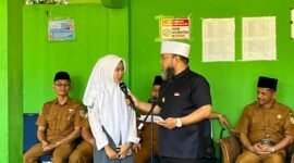 RESMIKAN: Gubernur Bengkulu Helmi Hasan membuka Retreat Merah Putih di SMAN 10 Kota Bengkulu untuk membentuk karakter pelajar yang disiplin, berakhlak, dan beriman. SENIN-20-04-2026)--FOTO: IST//MBG.