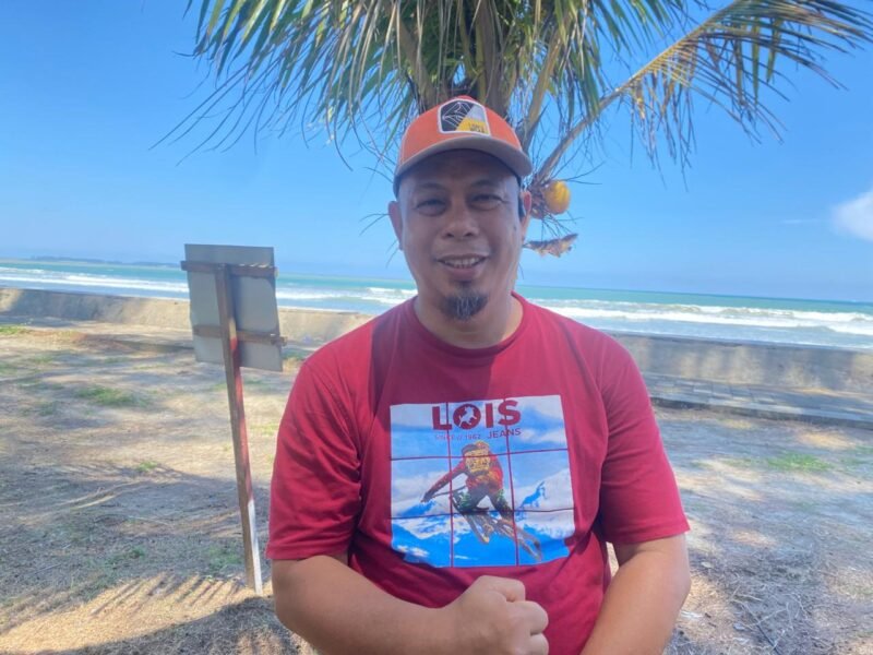 SAPMPAIKAN: DKepala DLH Kota Bengkulu, Anshar Amin mengatkan menata taman median Jalan Hibrida dengan melibatkan masyarakat. Program kolaboratif ini ditargetkan mempercantik kota dan memperkuat ruang terbuka hijau. (KAMIS-23-04-2026)-- fOTO: HADI//MBG.
