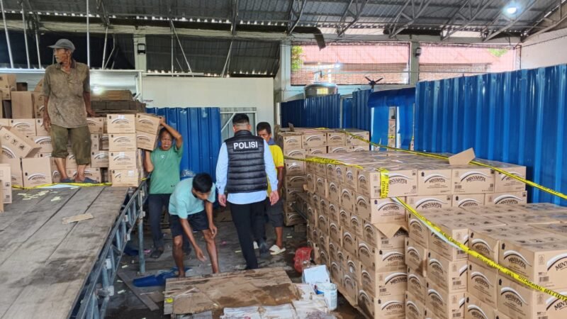 Polda Bengkulu tetapkan kepala produksi sebagai tersangka kasus minyak goreng ilegal Minyakita. Polisi sita 108 ribu kemasan dan bongkar praktik oplosan di gudang Sawah Lebar.