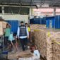 Polda Bengkulu tetapkan kepala produksi sebagai tersangka kasus minyak goreng ilegal Minyakita. Polisi sita 108 ribu kemasan dan bongkar praktik oplosan di gudang Sawah Lebar.