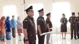 Kejati Bengkulu memperkuat soliditas internal melalui pelantikan pejabat baru guna meningkatkan pelayanan dan penegakan hukum yang profesional dan berintegritas.