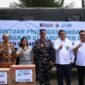 Sinergi PT Pelindo Regional 2 Bengkulu, Satgas BUMN dan Lanal Bengkulu membantu korban banjir di Kabupaten Lebong melalui penyaluran bantuan logistik dan kebutuhan pokok bagi masyarakat terdampak.
