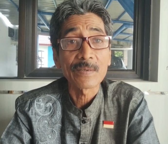 Dukcapil Kota Bengkulu mencetak sekitar 300 e-KTP setiap hari. Meski permintaan tinggi, stok blanko masih aman dan pelayanan administrasi kependudukan tetap berjalan lancar.