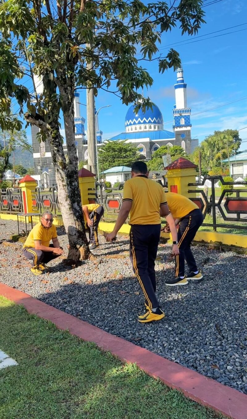 Polres Lebong menata area pelayanan SPKT dan SKCK agar lebih bersih, nyaman, dan ramah bagi masyarakat dalam Gerakan Indonesia Asri 2026. (JUMAT-22-05--2026)-- FOTO: IST//MBG.