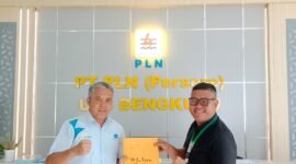 Warga Sidodadi Kepahiang mempertanyakan keseriusan PLN setelah 18 rumah masih menggunakan kabel estafet berbahaya selama bertahun-tahun.