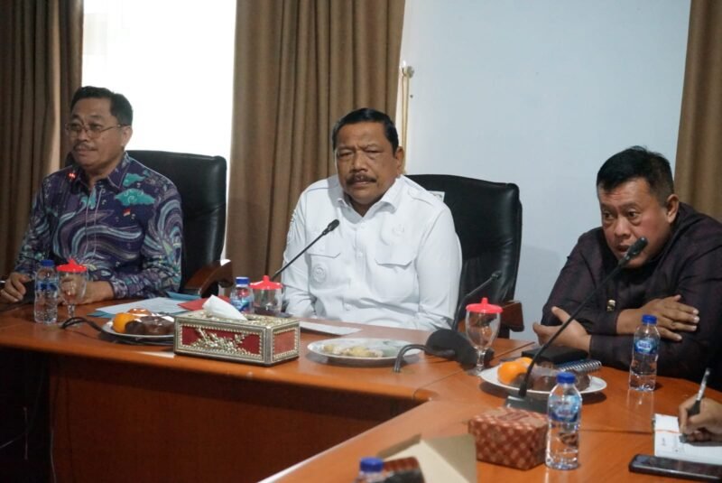 Petani sawit di Mukomuko bisa bernapas lega setelah belasan perusahaan sepakat membeli TBS sesuai harga Pemprov Bengkulu sebesar Rp3.465 per kilogram.