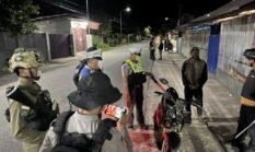 Razia Malam di Nabire, Satgas Damai Cartenz Amankan Senjata Tajam Saat Patroli Gabungan