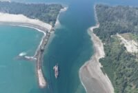 Pelindo Regional 2 Bengkulu melanjutkan pendalaman alur Pelabuhan Pulau Baai menuju minus 12 mLWS untuk meningkatkan kapasitas pelabuhan dan mendukung kawasan industri.
