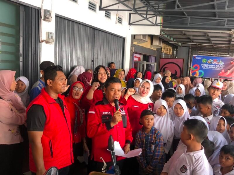 Sebanyak 1.513 pelajar di Kota Bengkulu menerima bantuan Program Indonesia Pintar (PIP) melalui aspirasi MY Esti Wijayati. Bantuan ini diharapkan membantu biaya pendidikan dan meningkatkan semangat belajar siswa. (JUMAT-05-06-2026)--FOTO: HANDI//MBG.