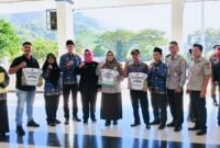 Bupati Lebong Azhari menghibahkan lahan 6,19 hektare kepada BRMP Bengkulu untuk membangun kebun percobaan dan menjadikan Lebong pusat pengembangan teknologi pertanian di Bengkulu.