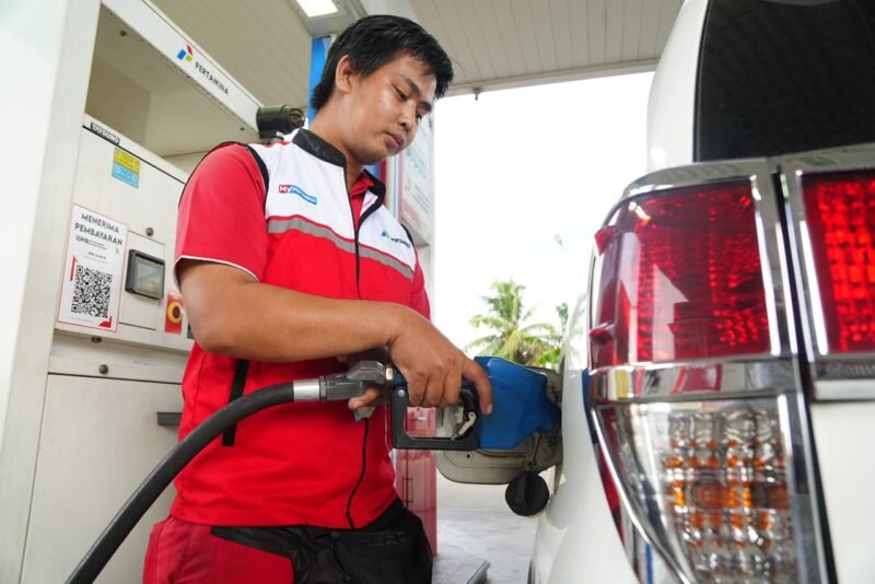Pertamina Patra Niaga memastikan pasokan BBM tetap aman di seluruh SPBU meski harga Pertamax naik menjadi Rp16.650 per liter. Harga Pertalite dan BioSolar tetap tidak berubah.
