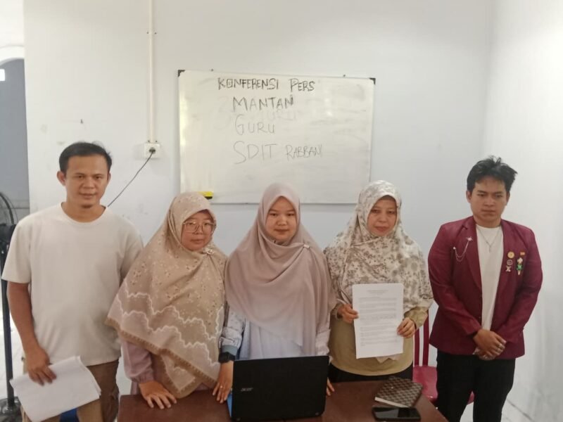 Tiga guru SDIT Rabbani Bengkulu mengaku meminta surat resmi pemberhentian setelah tidak diperbolehkan mengajar, tetapi menyebut justru disarankan membuat surat pengunduran diri.