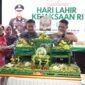 Kajati Bengkulu Anton Delianto, S.H., M.H, Bersama Kapolda Bengkulu Inspektur Jenderal Polisi Yudhi Sulistianto Wahid, S.I.K, potong tumpeng hari Kelahiran Kejaksan Republik indonesia ke 81.